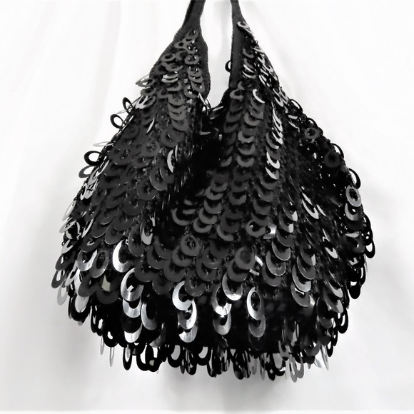 Unmarked Handbags - Cute and Sassy Black Woven Bag
